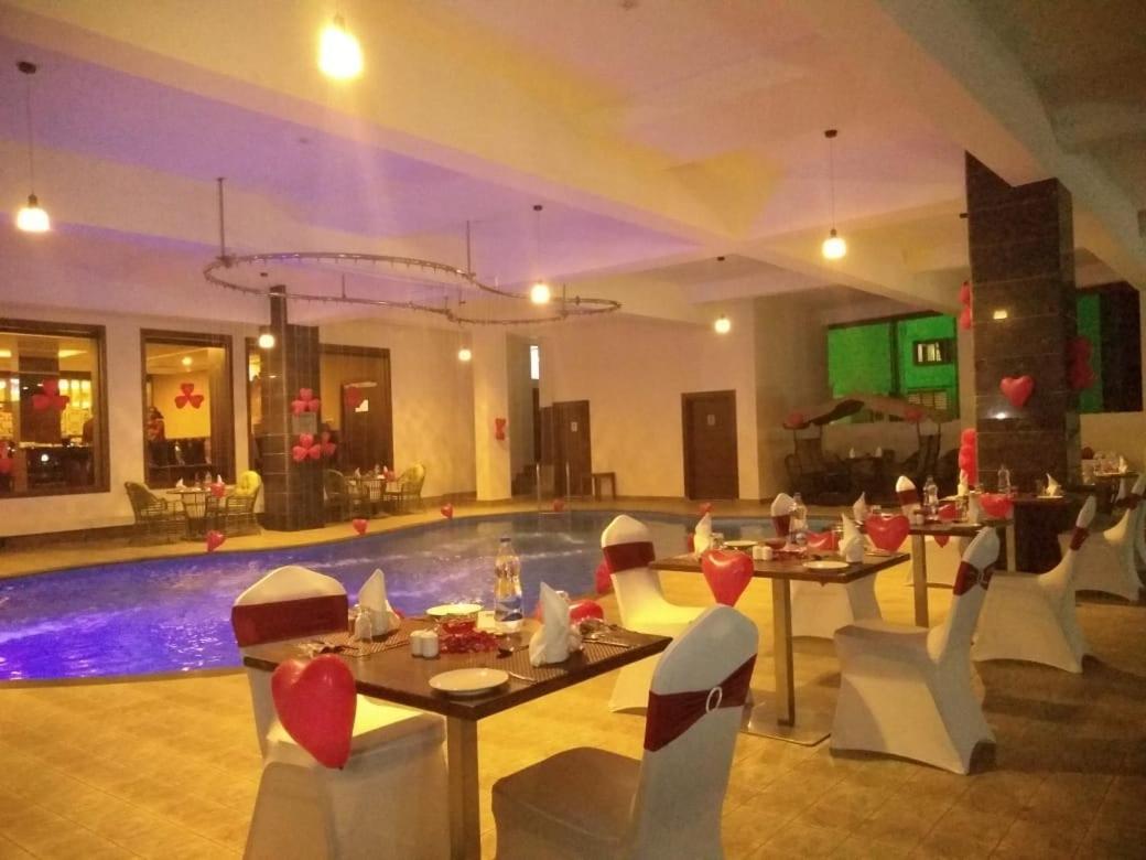 Hotel The Fern Residency, Bhuj Exterior foto