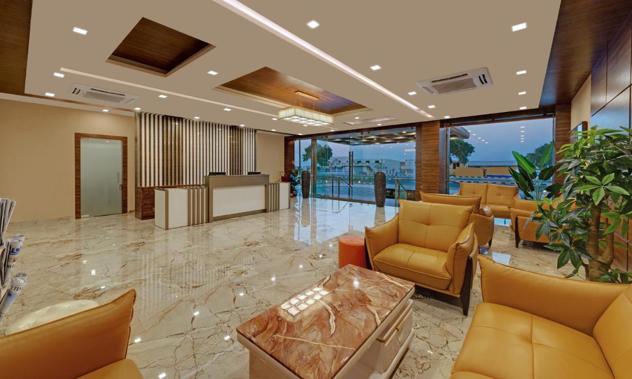 Hotel The Fern Residency, Bhuj Exterior foto